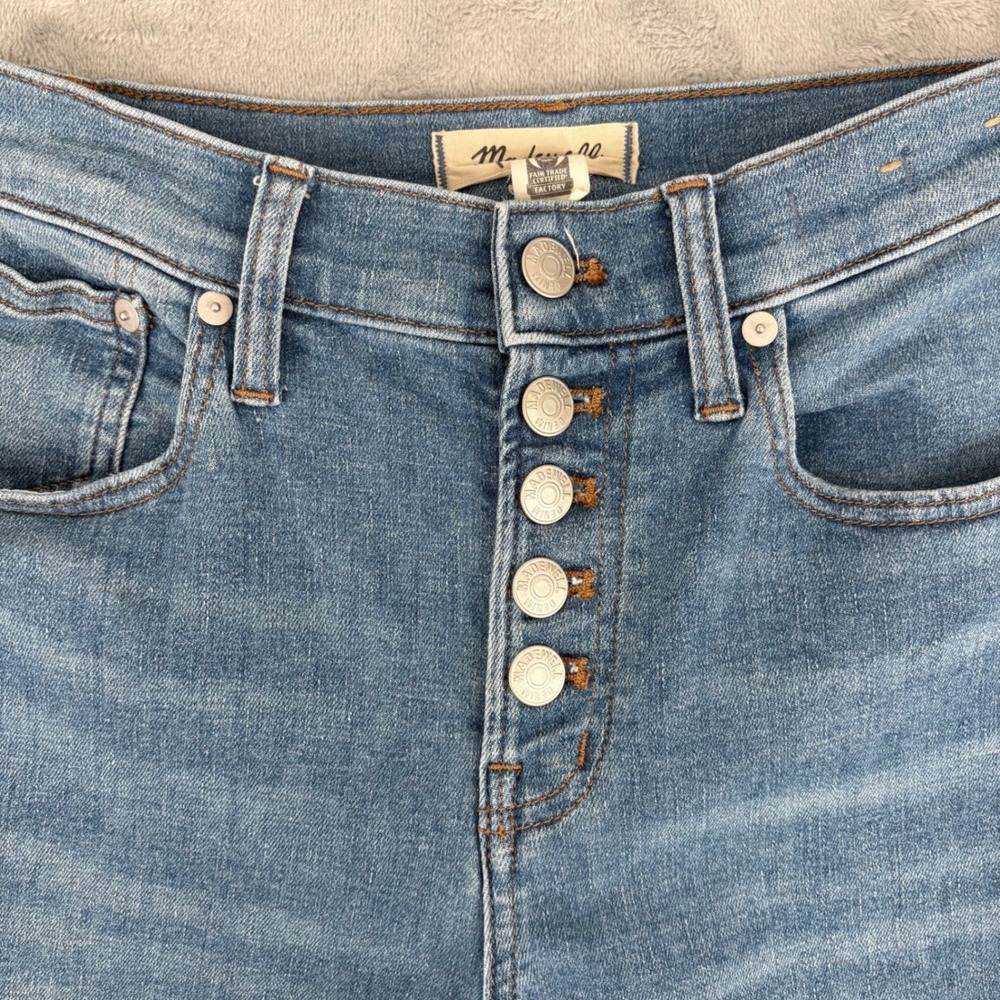 High-Rise Wide Leg Women's Jeans in Medium Blue - Picture 3 of 16